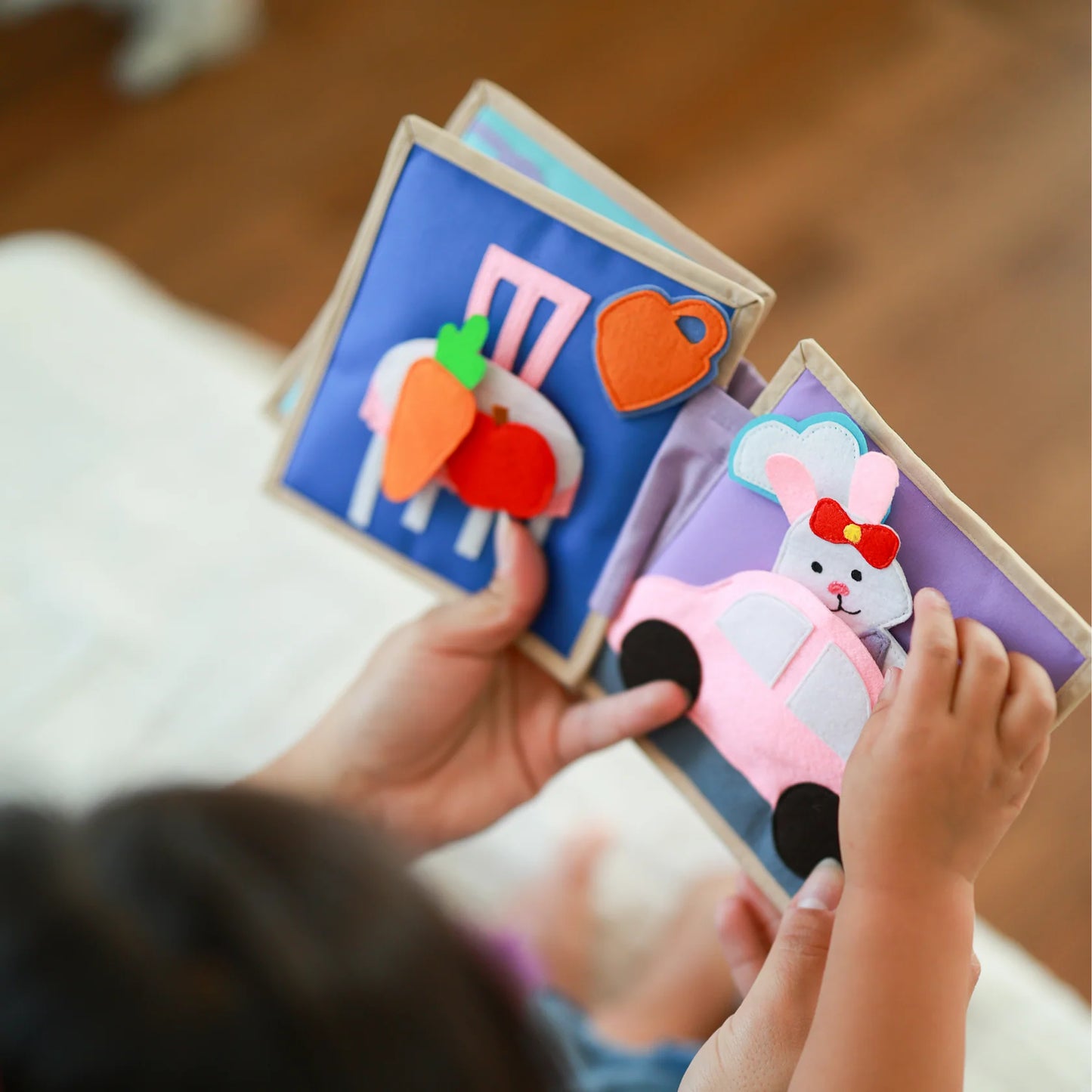 Libro Interactivo de Tela - Rabbit / Conejito
