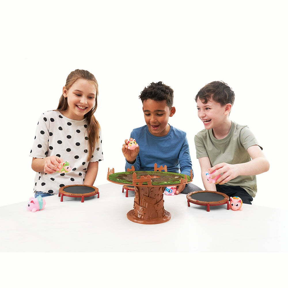 Pigs on Trampolines - Cerditos en Trampolines