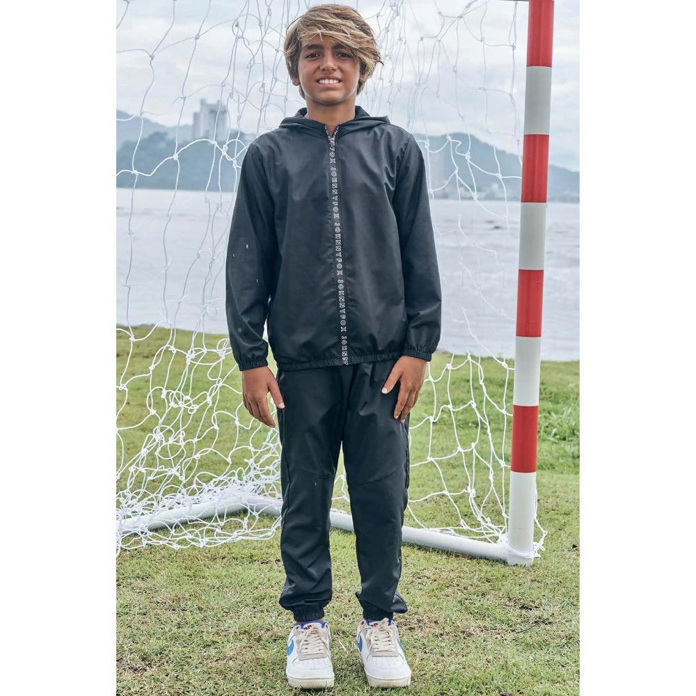 Jacket Negro con Capucha