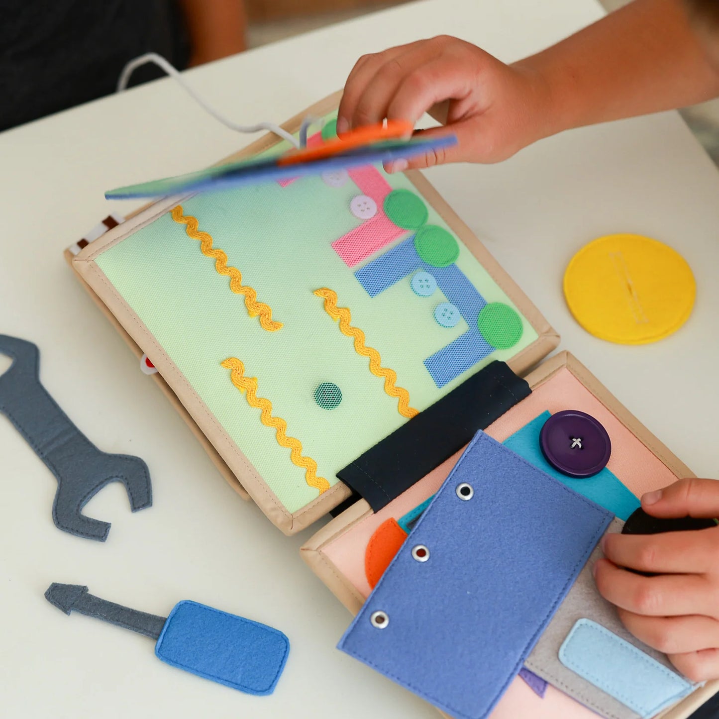 Libro Interactivo de Tela - Mechanic / Mecanico