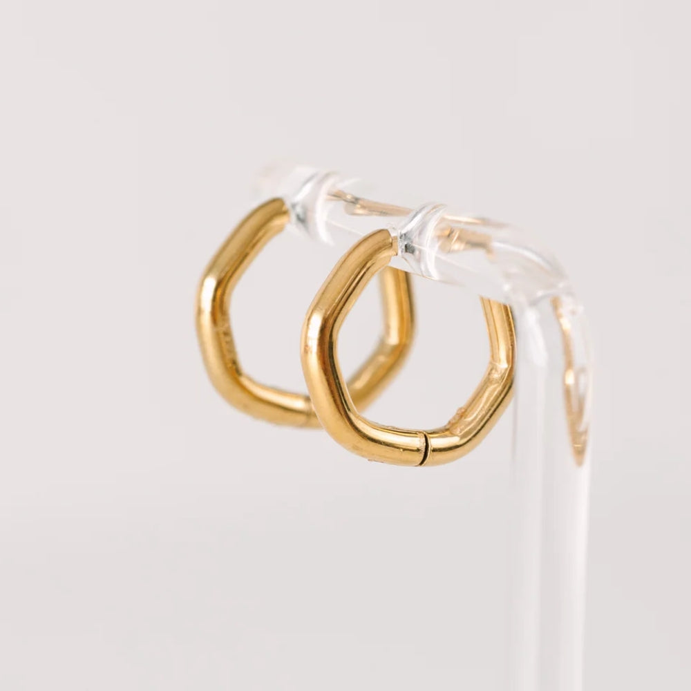 Argolla Hexagon Huggies (Cubiertos 18K)