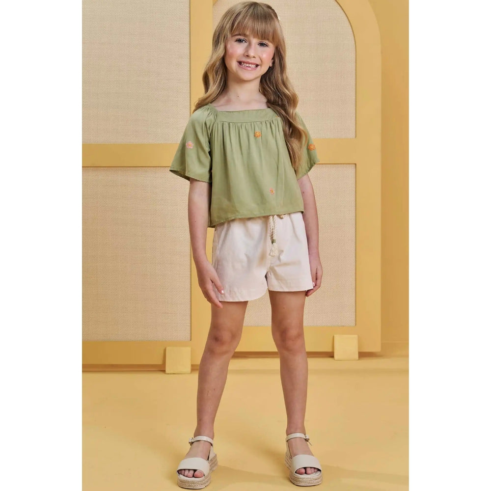 Conjunto de Short Crema con Top Verde Pastel