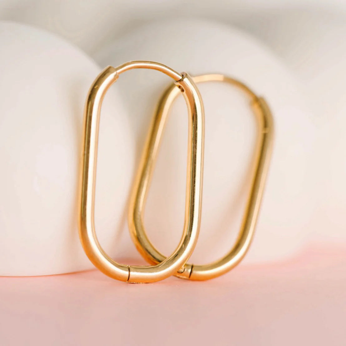 Aretes (Cubiertos 18K) - Rectangle Gold Huggies Argollas Rectangulares