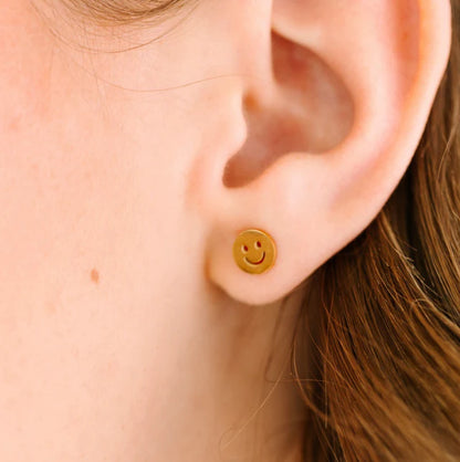 Aretes Classic Smiley Face - (Cubiertos 18K)