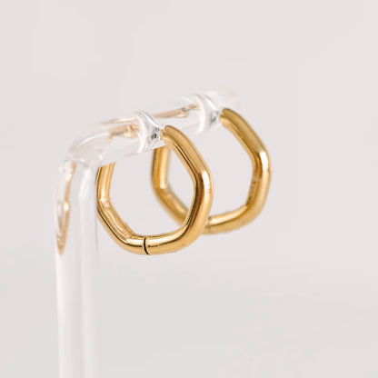 Argolla Hexagon Huggies (Cubiertos 18K)